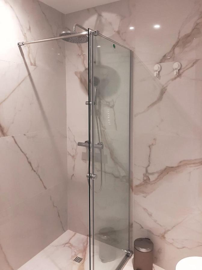Apartamento Wamba - La Catedral Овиедо Екстериор снимка